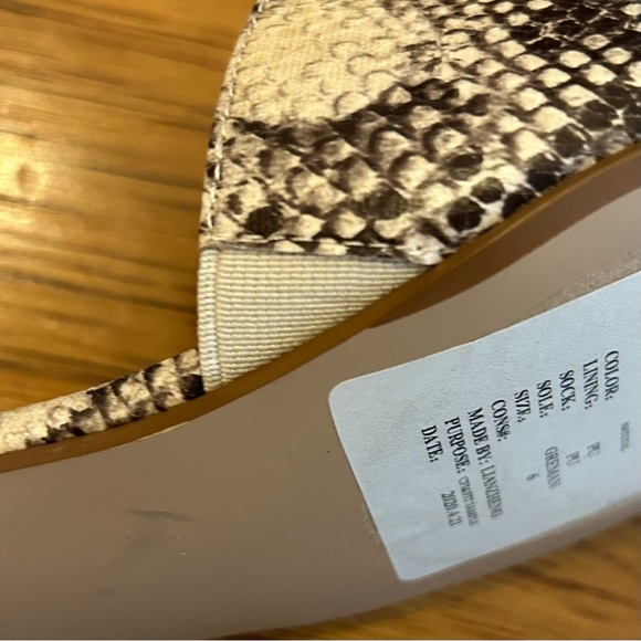 Snakeskin Patterned Women's Mules - Picture 6 of 7